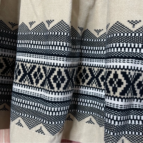 Ann Taylor LOFT Womens Pleated Skirt Beige Black Aztec Pattern Side Zip Size 2 - Picture 3 of 4